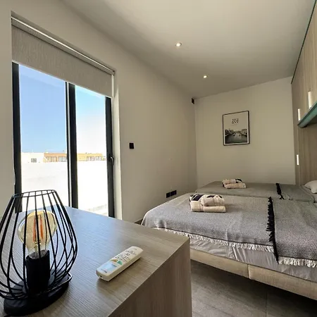Bugibba Luxe Pool Penthouse
