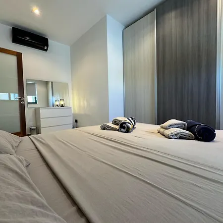 Апартаменты Bugibba Luxe Pool Penthouse Сент-Полс-Бей