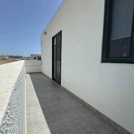 Апартаменты Bugibba Luxe Pool Penthouse *