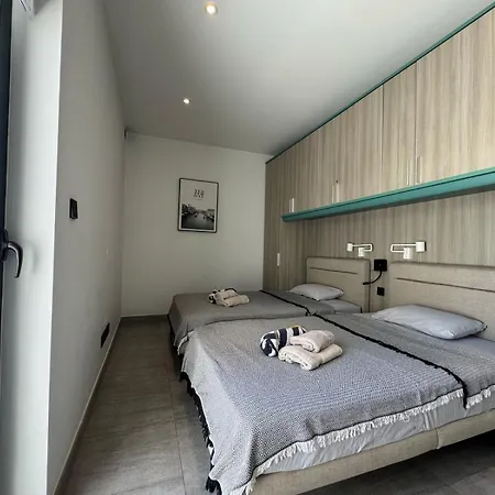 Апартаменты Bugibba Luxe Pool Penthouse