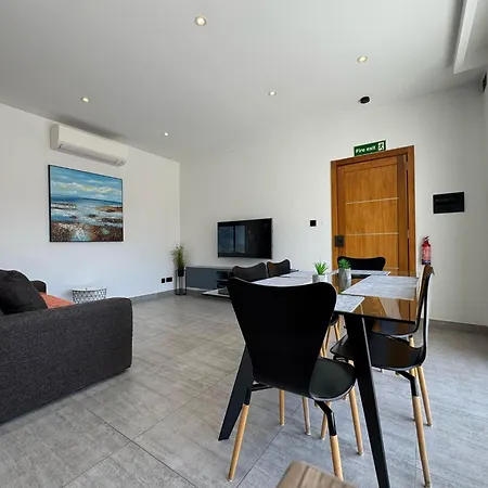 Bugibba Luxe Pool Penthouse St Paul's Bay